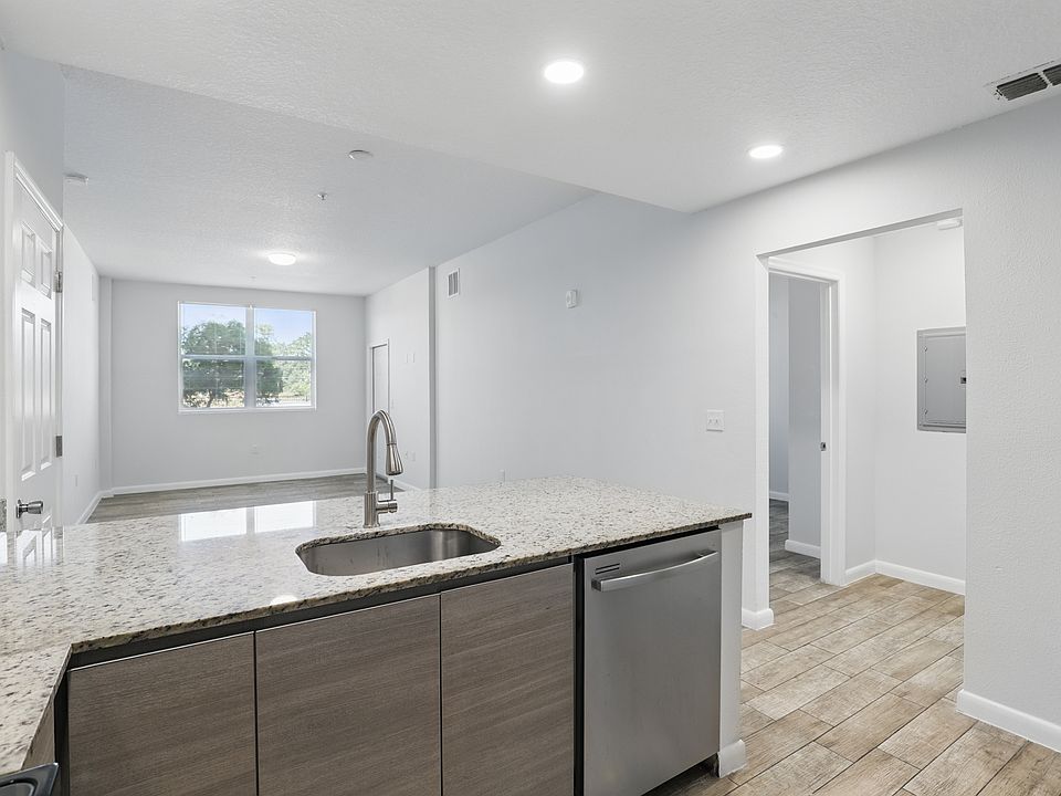 1st image of 820 Isaacville Dr APT 315