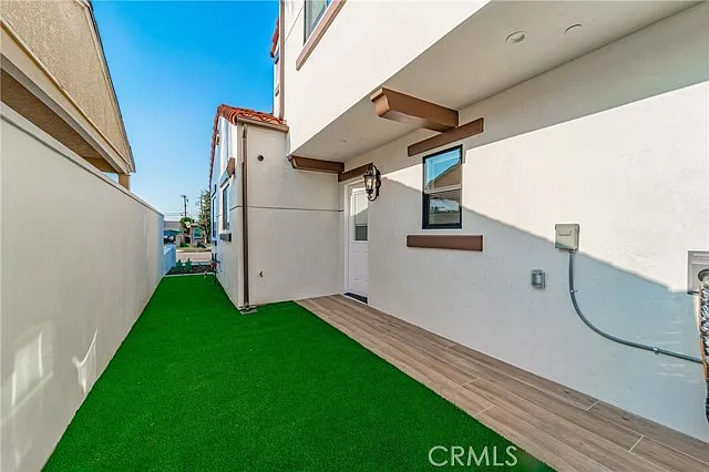 10224 La Reina Ave — Photo 8
