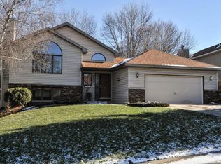 2202 Regent Ln SW, Rochester, MN 55902