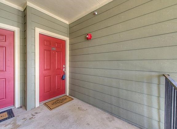 2nd image of 6810 Deatonhill Dr #4303