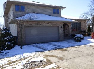 26 Covington Dr, Valparaiso, IN