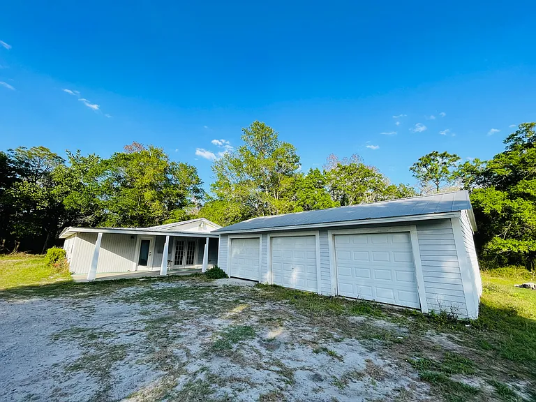 6800 Pearson Ln — Photo 2