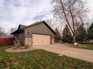 516 N Yellowstone Dr, Brandon, SD 57005