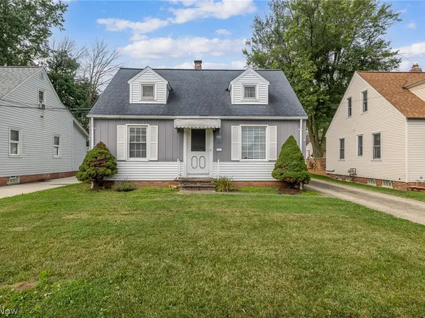 424 E 326th St, Eastlake, OH 44095