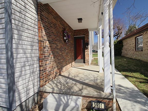 3rd image of 5951 Farney Ave