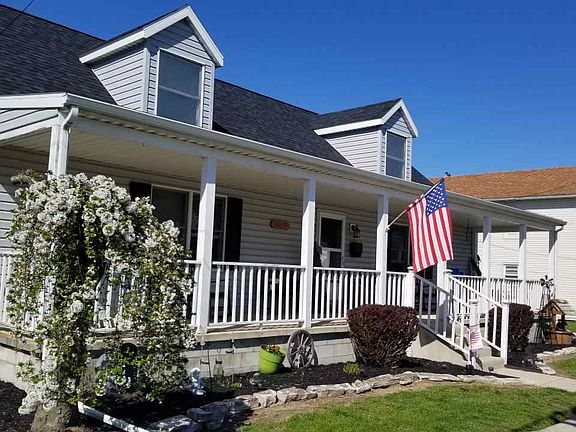2nd image of 218 Poplar St