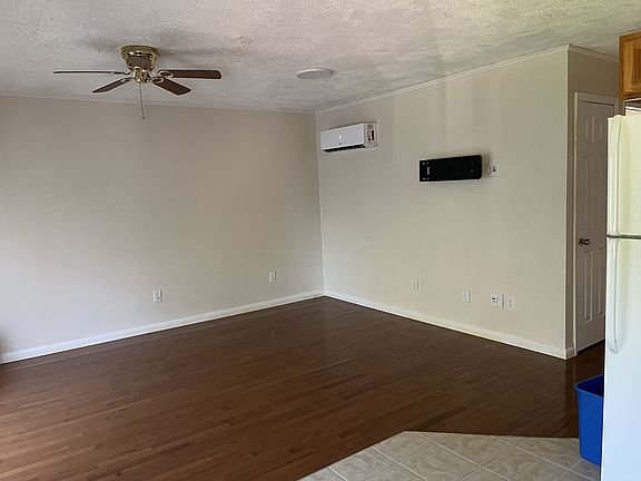 3rd image of 28228 Ledge Dr #1