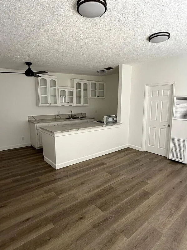 3 bed, 1.0 bath, 900 sqft, $2,895 — Photo 2