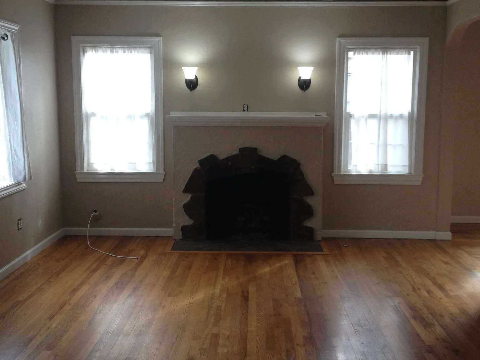 3 bed, 1428 sqft, $4,725 — Photo 2