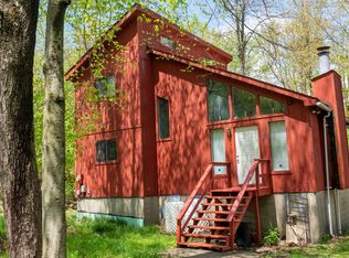 1441 Belgravia Dr, Tobyhanna, PA 18466