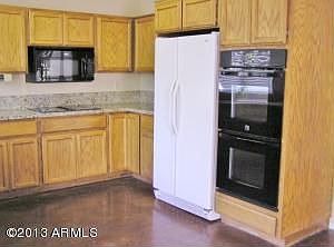 3rd image of 1945 E Buena Vista Dr