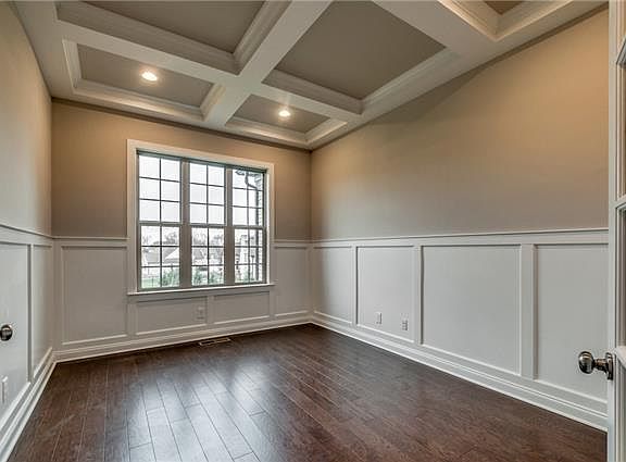 3rd image of 4159 Old Light Cir #610-lot 610