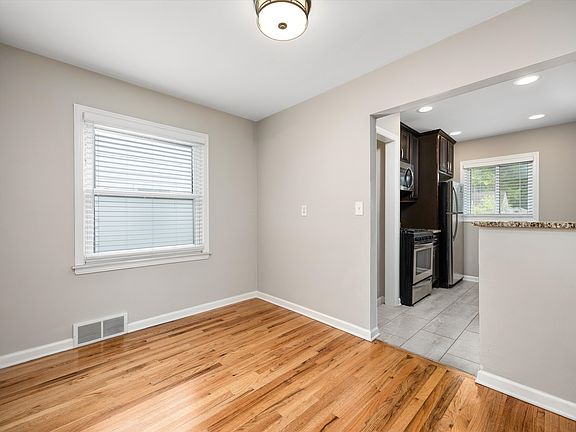 4th image of 3402 Chester Rd