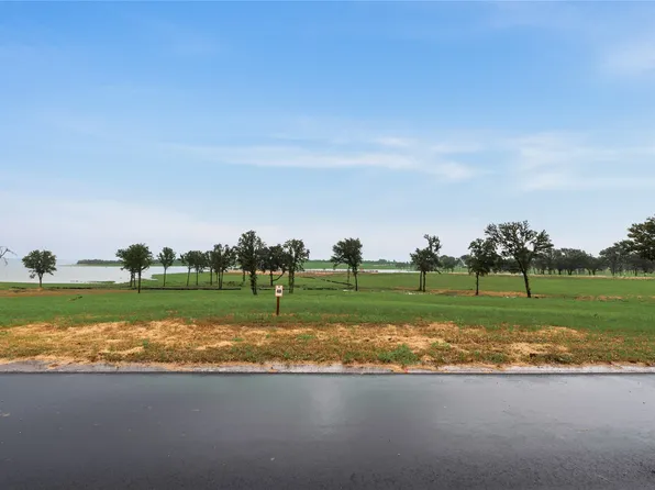 380 Harborside Ter, Windom, TX 75492