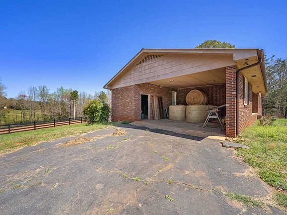 4th image of 481 Tamassee Ln