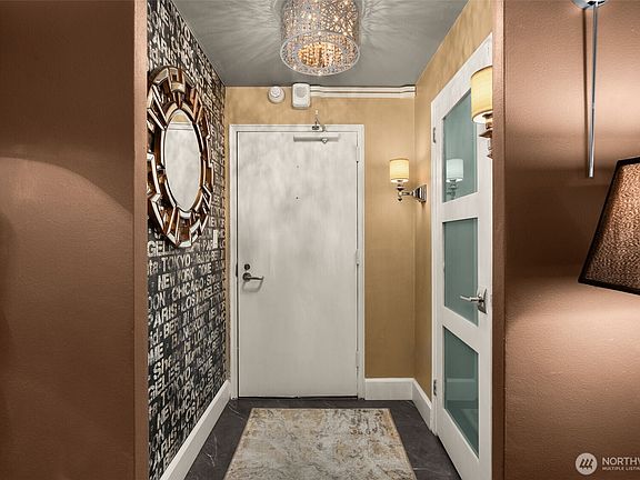 4th image of 1105 Spring St #211