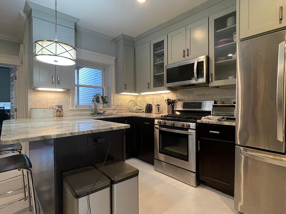 1st image of 31 Essex St #1