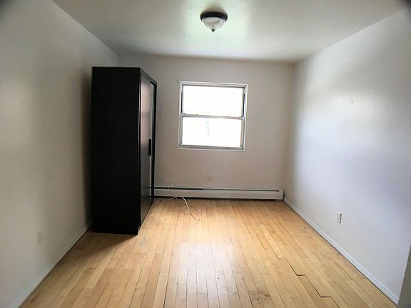 4th image of 71 Suydam St #3