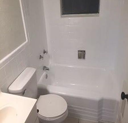 3rd image of 4413 Wabash Ave