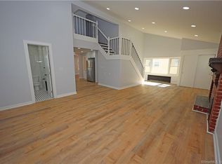 49 Crescent St, West Hartford, CT 06119