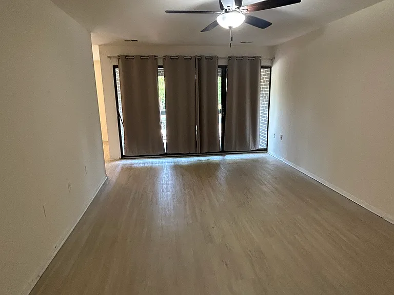 425 Christopher Ave #14 — Photo 17