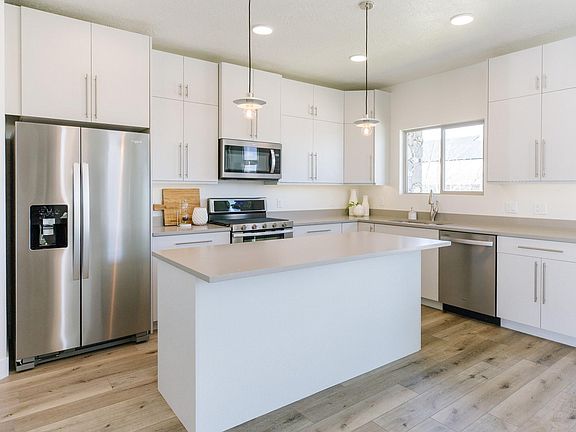 2nd image of 123 W Harvest Village Ln N