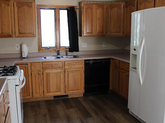 5th image of 2410 Tremont Ave