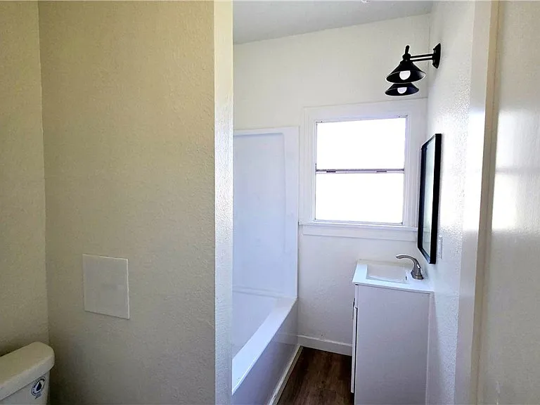 973 N Park Cir #5 — Photo 6