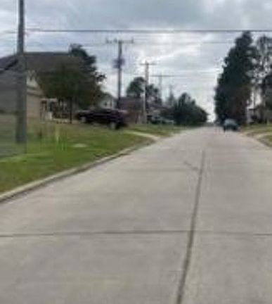 Exterior Neighborhood (street photo)