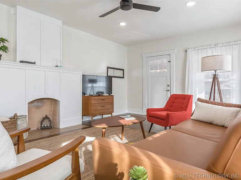 700 N McKinley Ave — Photo 8