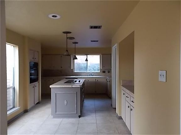 3rd image of 4506 Sylvan Glen Dr