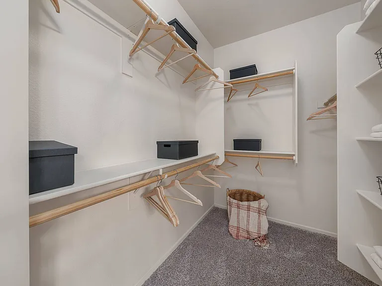 Altair Apartments — Photo 35