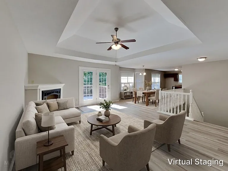 111 N Peach Brk — Photo 2
