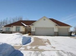2392 Red Tail Gln, De Pere, WI 54115