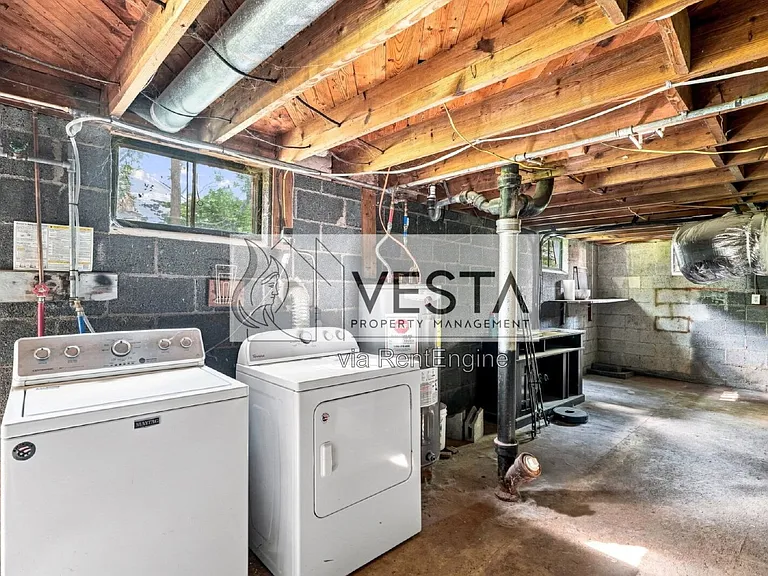 78 Moody Ave — Photo 21