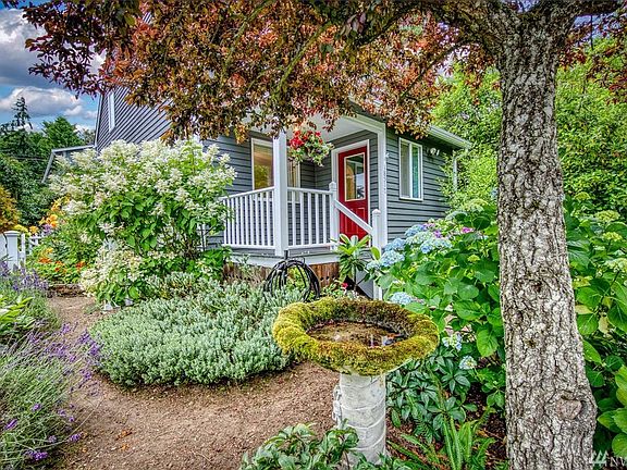 3rd image of 18517 5th Ave NE