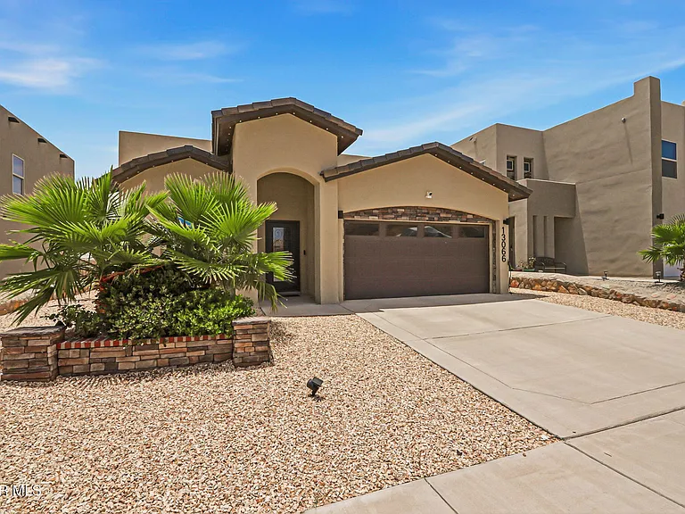 13066 Grantham Ln — Photo 3