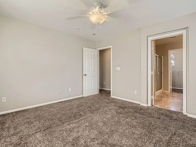 4782 Manderston Ct — Photo 14