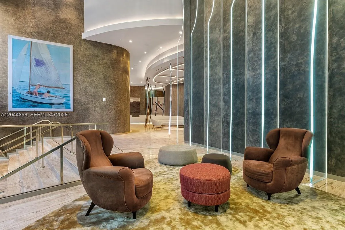 Brickell Flatiron Condo — Photo 4