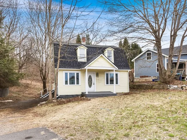 528 Walker St, Lenox, MA 01240
