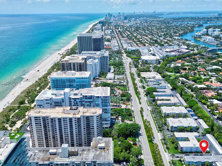 10178 Collins Ave #107 — Photo 36