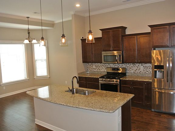 5th image of 3507 Banyan Ln