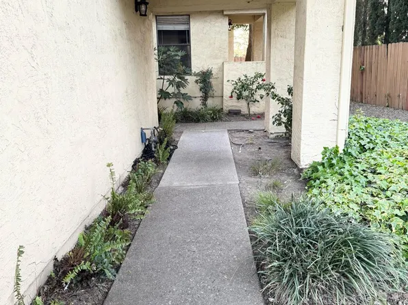 1633 Porter Way, Stockton, CA 95207