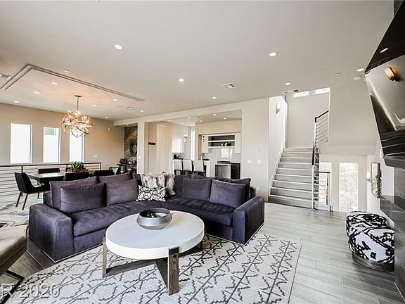 4th image of 406 Solitude Peak Ln