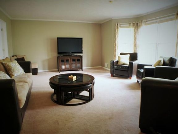 4th image of 221 Timber Laurel Ln