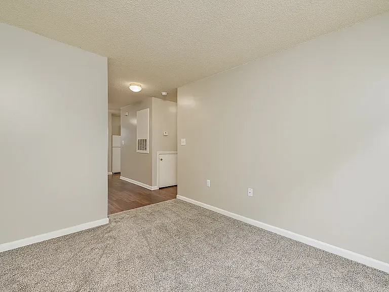 Griffith Commons Apartments — Photo 17