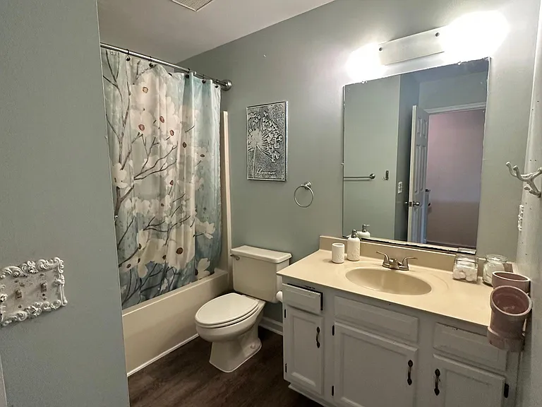 140 Lullwater Dr #B — Photo 6