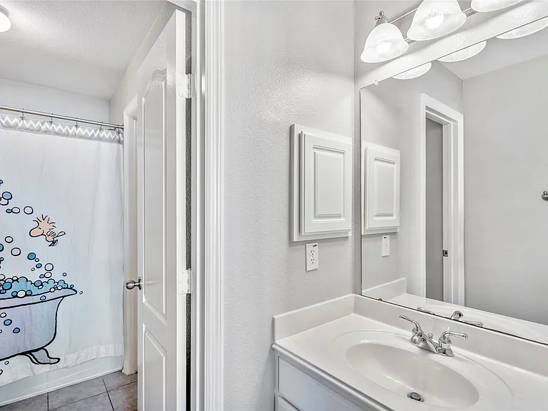 17603 Fall River Pass Ct — Photo 40