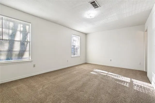Building Photo - 2102 Caswell Ln
