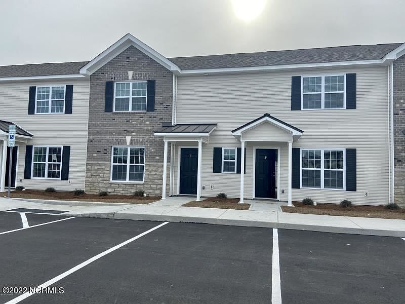 1st image of 3325 Briarcliff Dr #C